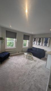 new clifton apartment and free parking - 8