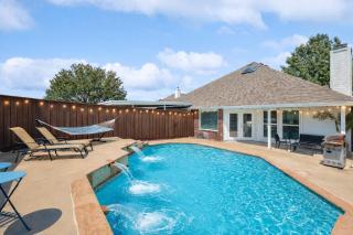 Elegant 5BR Retreat w Private Pool & Game Room - 9