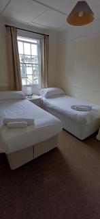 Brookside Lodge, central Dawlish - 2