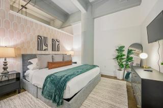 Chic Loft | Free Parking, Gym, Game Room - 3