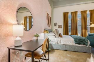 Chic Loft | Free Parking, Gym, Game Room - 9