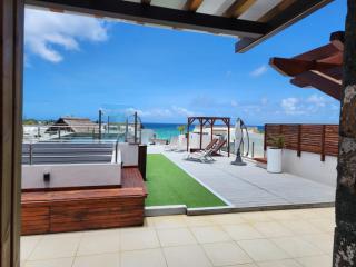 Pereybère, Penthouse with breathtaking Ocean View for Adults & plus 12y only - 6