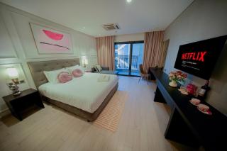 Wyndham Danang Golden Bay Residence - 4