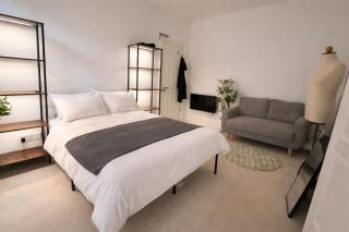 Town Centre 2 Bedroom Town House St Helier - 3