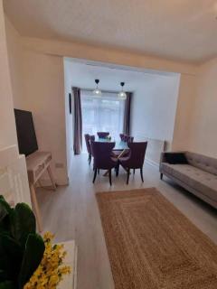 Tottenham 3-Br Sleeps 6 10 min walk to Tube - 7