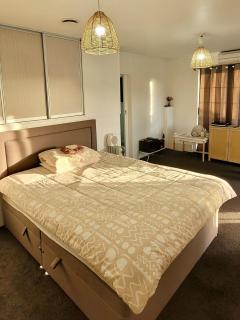 Private Suite with Stunning Sea view and garden - 3