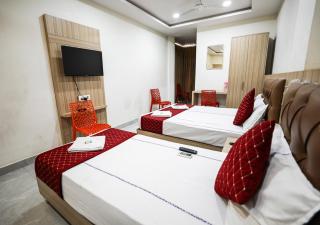 Hotel Supraja Lodge - 3