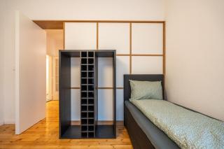 Simple & Spacious 2 BDR in Prime Location - 5