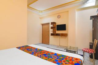 FabHotel Safehome Guest House - 5