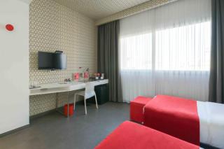 The Smallville Hotel - 8