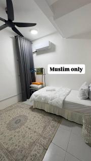 Arowana Homestay - 1