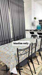 Arowana Homestay - 4