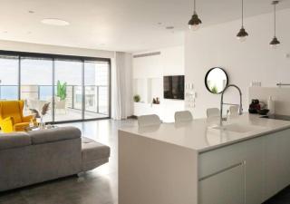 Luxury Penthouse w Jacuzzi & Sea View l Mamad - 1