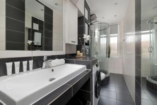 Przestronny Apartament z Balkonem i Przestrzenią Do Pracy Zdalnej by Noclegi Renters - 5