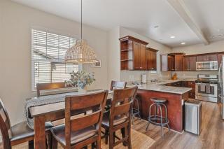 Moonlight Ridge Spacious Townhome 3 miles from Downtown AC Garage Near Snowbowl - 1