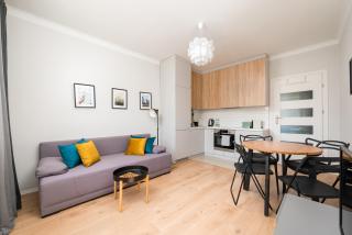 Wola Ratusz Comfort Apartment by BookingHost - 9