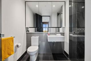 Elegant 2B2B Apt New Acton South w 2 side by side parkings - 2