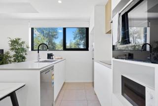 Bright and Spacious 2b2b with 2 parkings | GYM - 4