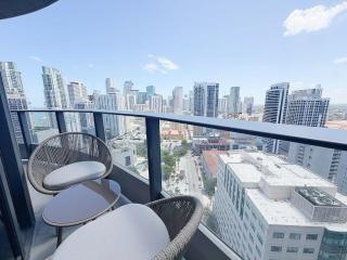 Downtown Condo with Skyline Views - 8