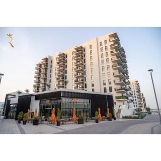 Serene Waterfront Retreat Yas Island - 5