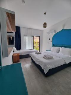 Sunset Boutique Hotel & Apartments - 9