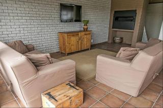 Charming Beachside Retreat in Franskraal - Entire House Rental - 6