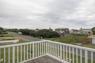 Charming Beachside Retreat in Franskraal - Entire House Rental - 5
