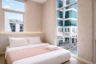 Lux One-Bedroom Maritime Suites with Pool & Wifi 3A - 9