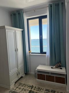 Lake View Apartment - 3