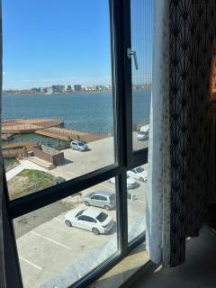 Lake View Apartment - 8