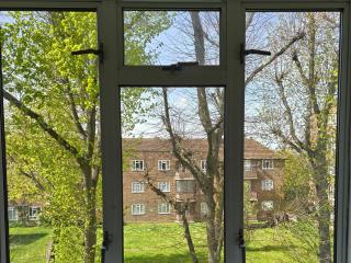 The Urban Nest - cozy shared room, in south west London - 7