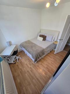 The Urban Nest - cozy shared room, in south west London - 6