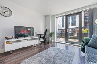 Quadrant Suite - Sleeps 2 - Terrace - Central - 6