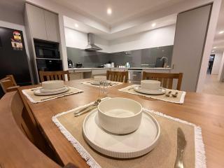 Dudley Park Getaway with ensuite in each bedroom - 6