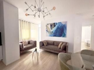 Cozy Family Apartment Near Pazari i Ri 2-bedroom StayIn - 3