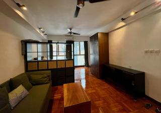 HK Studio Apt with private roof & kitchen - walk-up stairs only - 6