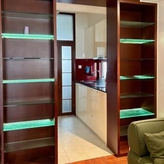 HK Studio Apt with private roof & kitchen - walk-up stairs only - 4