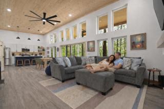 Modern Gem w/Spacious Deck, Swinging bed, Hot Tub - 8