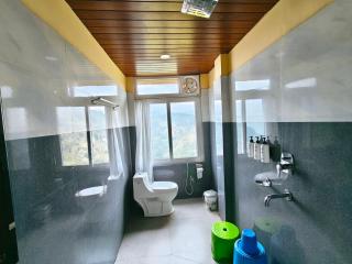 Whispering Pines Farmstay - 8