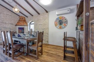 Villa Kristina with Pool - Happy Rentals - 5