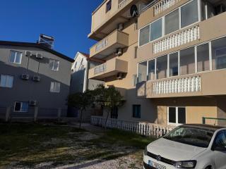 Barth Apartments - 6