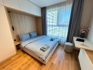 Bellagio Cozy Studio near Metro w Working Desk and WiFi - 4