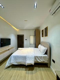 City Pulse - Luxury 1 bedroom studio apartment - 0