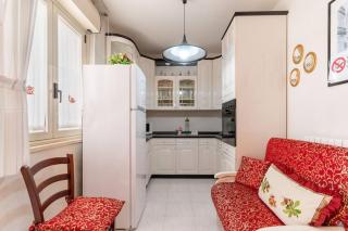 Martina standard, By Salum - 2