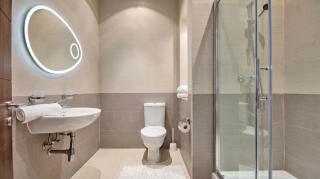 Bayview Court - Seafront Apartment with Balcony - 2