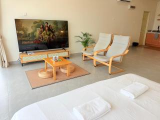 NO DEPO Palazio Apartment Mt Austin Neflix Wifi - 8