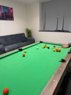 Spacious 6-Bed Contractor House In Manchester OL6 - Ideal for Large Groups and Work Stays - 8