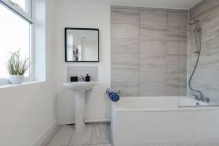 Liverpool 3BR House for Contractors - Sleeps 8 - 1