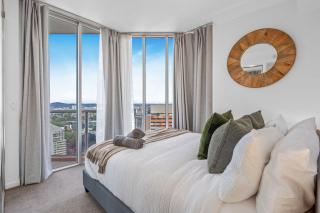 City Skyline! Level 37 CBD with Free Park, Pool, Gym - 0