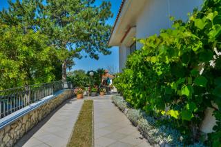 Bella Vista Apartments - 7